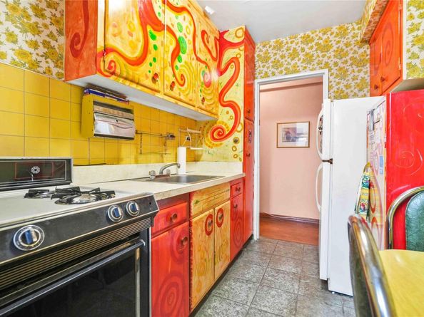 26-20 141st Street 2G, Flushing NY 11354