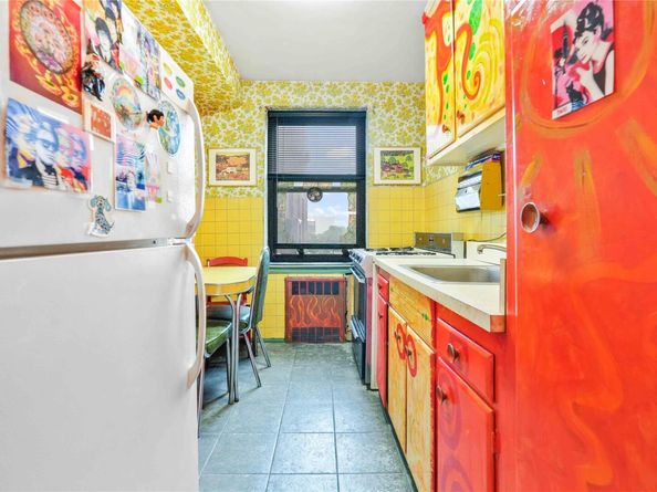 26-20 141st Street 2G, Flushing NY 11354