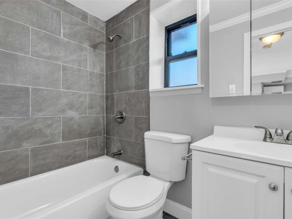 35 Newbrook 35, Bay Shore NY 11706