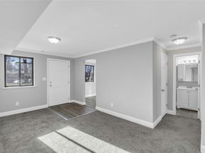 35 Newbrook 35, Bay Shore NY 11706
