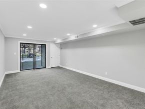 35 Newbrook 35, Bay Shore NY 11706