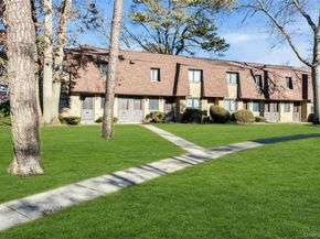 35 Newbrook 35, Bay Shore NY 11706
