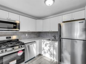 35 Newbrook 35, Bay Shore NY 11706