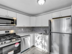 35 Newbrook 35, Bay Shore NY 11706