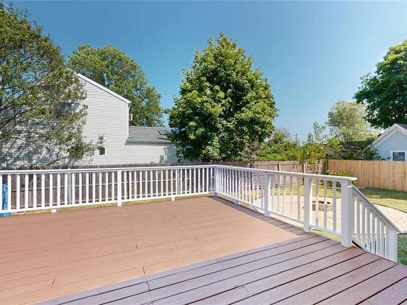 8 King Road W, Mastic Beach NY 11951