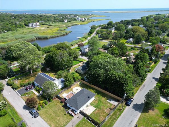 8 King Road W, Mastic Beach NY 11951