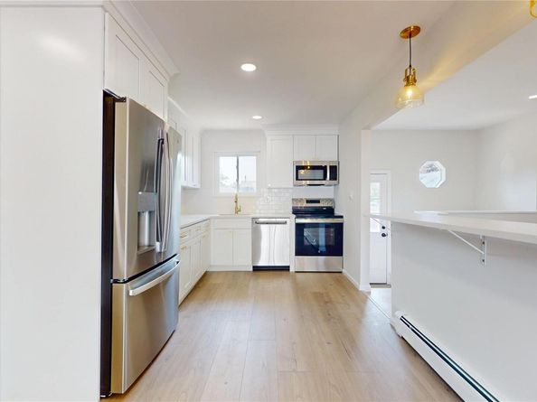 8 King Road W, Mastic Beach NY 11951