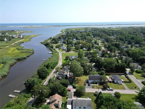 8 King Road W, Mastic Beach NY 11951