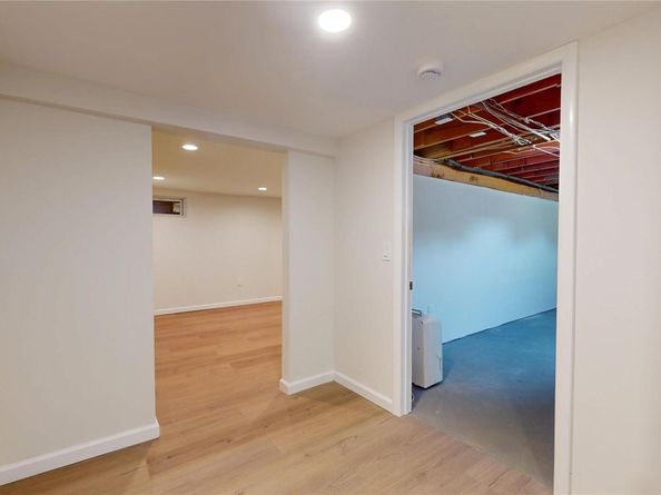 8 King Road W, Mastic Beach NY 11951