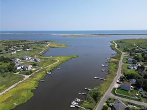 8 King Road W, Mastic Beach NY 11951