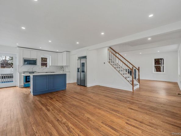 255 Moore Avenue, Freeport NY 11520