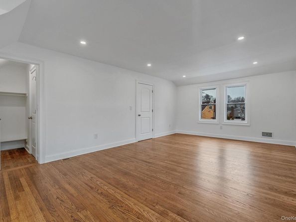 255 Moore Avenue, Freeport NY 11520