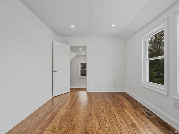 255 Moore Avenue, Freeport NY 11520