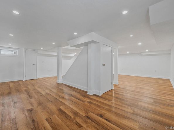 255 Moore Avenue, Freeport NY 11520