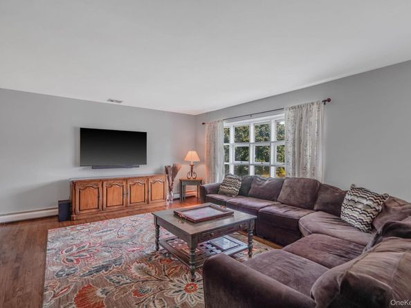 54 Peppermint Road, Commack NY 11725