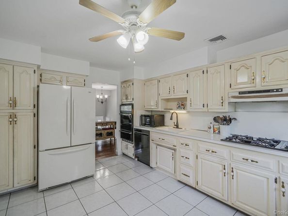 54 Peppermint Road, Commack NY 11725