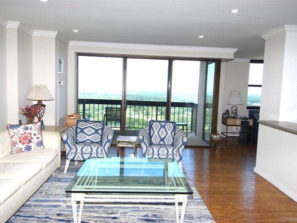 27010 Grand Central Parkway 33G, Floral Park NY 11005