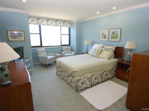 27010 Grand Central Parkway 33G, Floral Park NY 11005