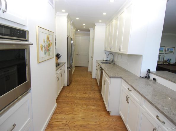 27010 Grand Central Parkway 33G, Floral Park NY 11005