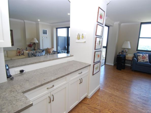 27010 Grand Central Parkway 33G, Floral Park NY 11005