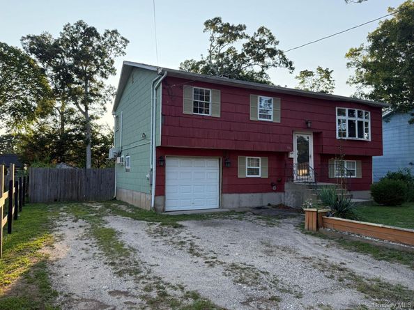 116 Phyllis Drive, Patchogue NY 11772