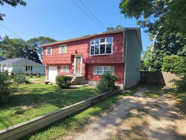 116 Phyllis Drive, Patchogue NY 11772