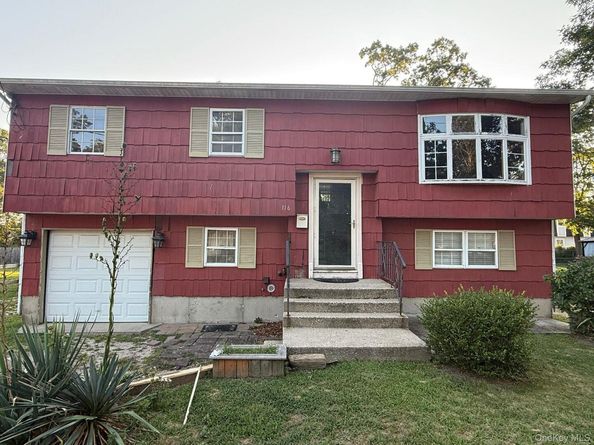 116 Phyllis Drive, Patchogue NY 11772