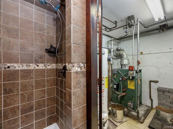 61-33 78 Street, Middle Village NY 11379