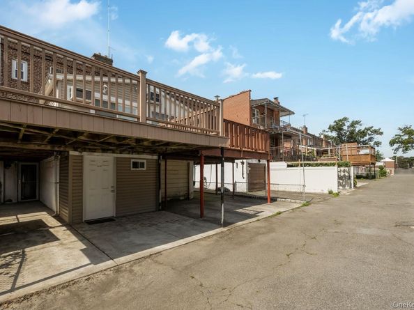 61-33 78 Street, Middle Village NY 11379