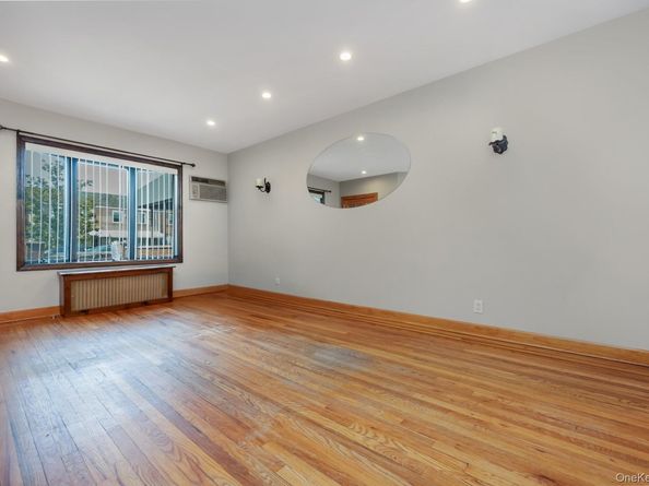 61-33 78 Street, Middle Village NY 11379