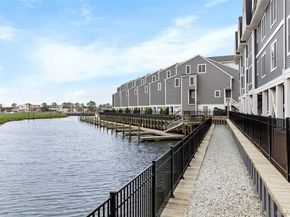 234 Marina Pointe Drive 234, East Rockaway NY 11518