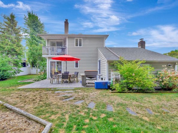 59 Willow Street, Sayville NY 11782