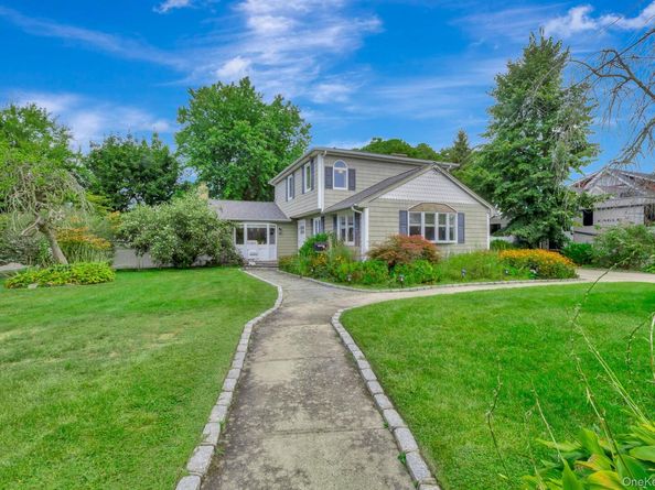 59 Willow Street, Sayville NY 11782
