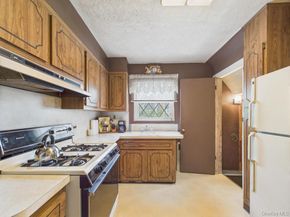 81 Cedarlawn Boulevard, Valley Stream NY 11580