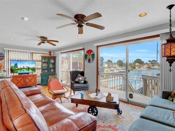 21 Beverly Road, Wantagh NY 11793