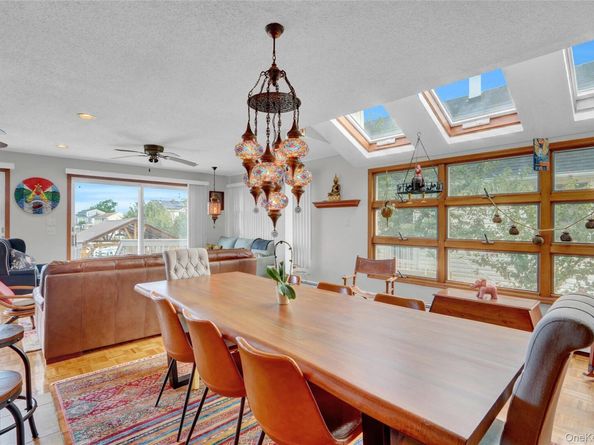 21 Beverly Road, Wantagh NY 11793