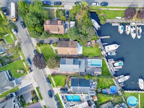 21 Beverly Road, Wantagh NY 11793