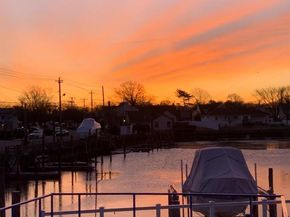 21 Beverly Road, Wantagh NY 11793