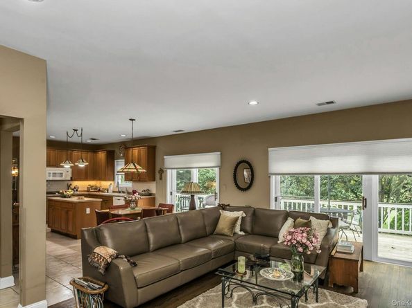 106 Fairway View Drive, Commack NY 11725