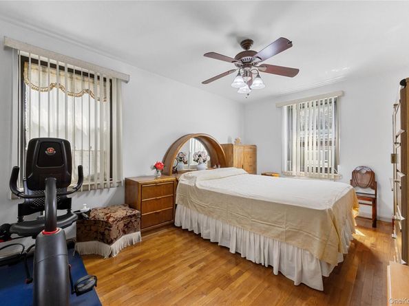 73-23 210th Street 2G, Bayside NY 11364