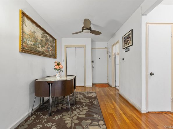 73-23 210th Street 2G, Bayside NY 11364