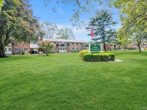 82 Jervis Avenue 82, Farmingdale NY 11735