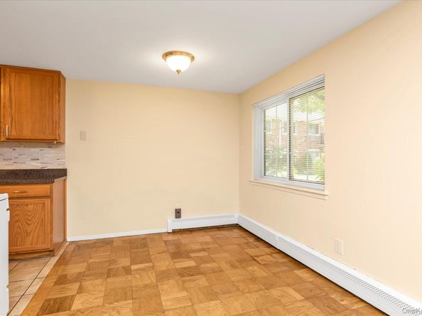 82 Jervis Avenue 82, Farmingdale NY 11735