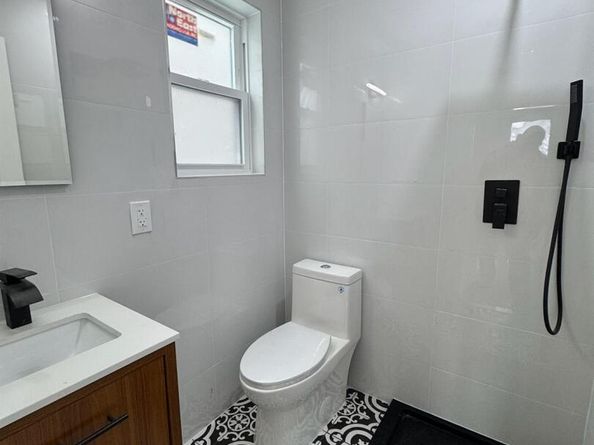 121-11 195th Street, Saint Albans NY 11413