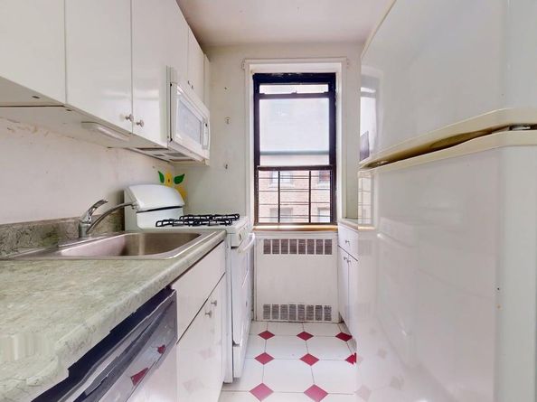 102-18 64th Avenue 2L, Forest Hills NY 11375