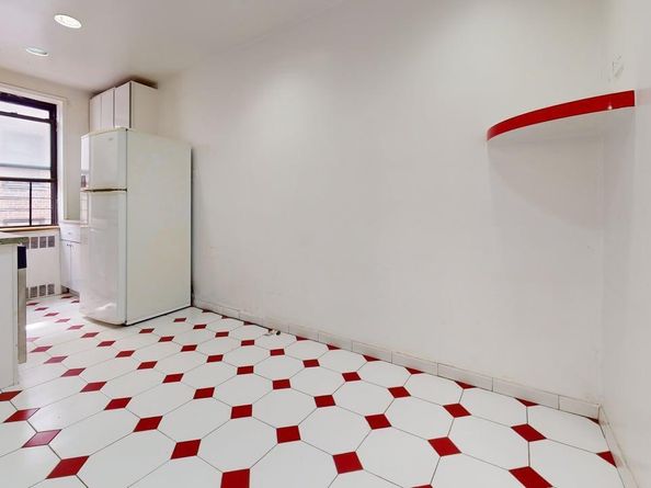 102-18 64th Avenue 2L, Forest Hills NY 11375