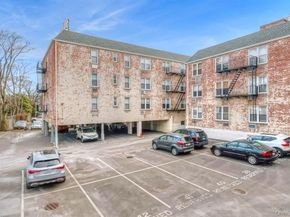 16 Main Street 2Q, East Rockaway NY 11518