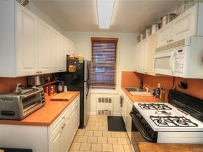 16 Main Street 2Q, East Rockaway NY 11518
