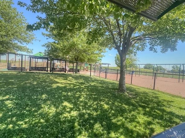 16 Main Street 2Q, East Rockaway NY 11518