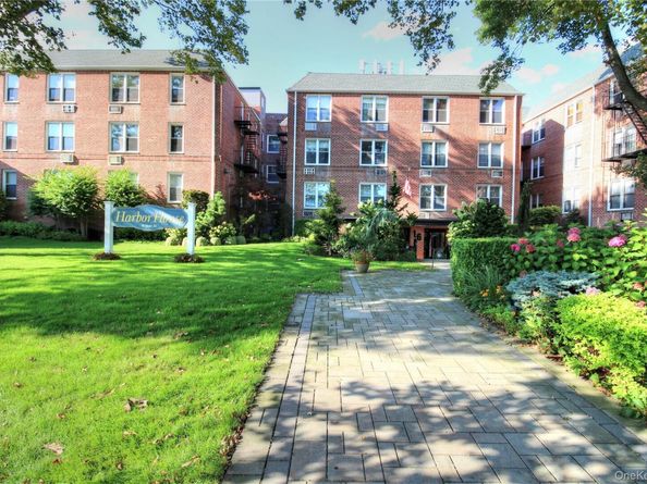 16 Main Street 2Q, East Rockaway NY 11518